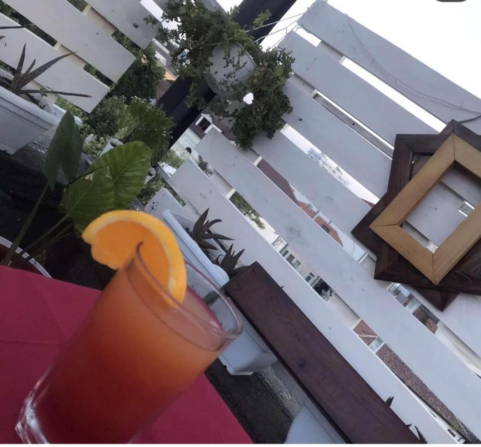 The Rooftop Hostel Шкодер Екстер'єр фото